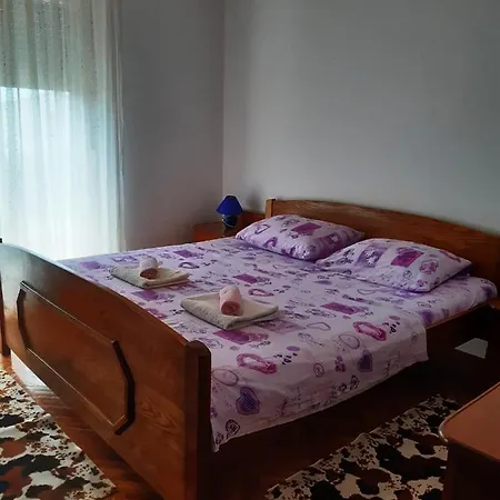 Gloria Apartment *