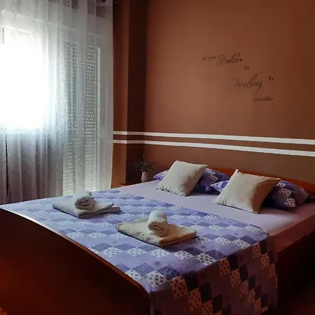 Gloria Apartment *